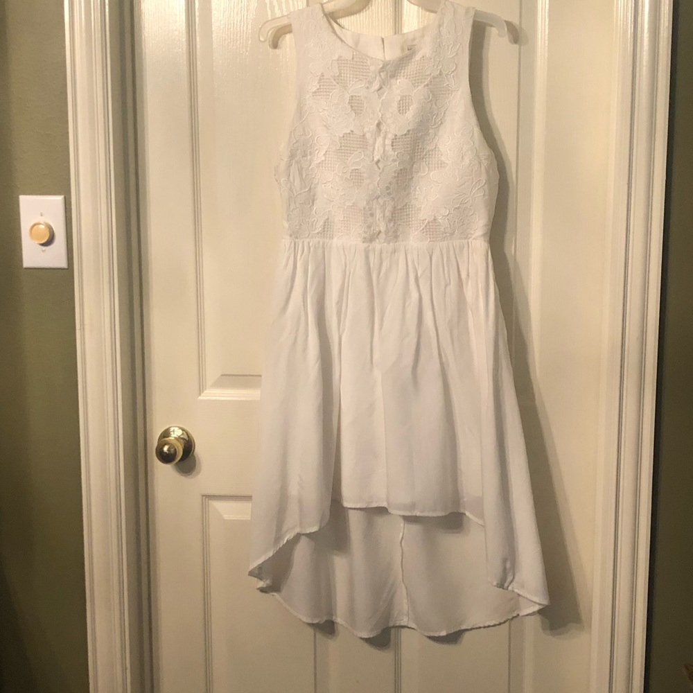 NWT Francesca’s Sleeveless, High Low White Lace Dress